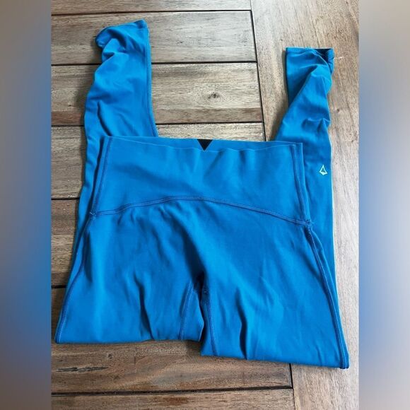 IVIVVA/LuLuLemon teal Blue High-Waisted Leggings; size 12 (will fit size small) - Picture 3 of 9